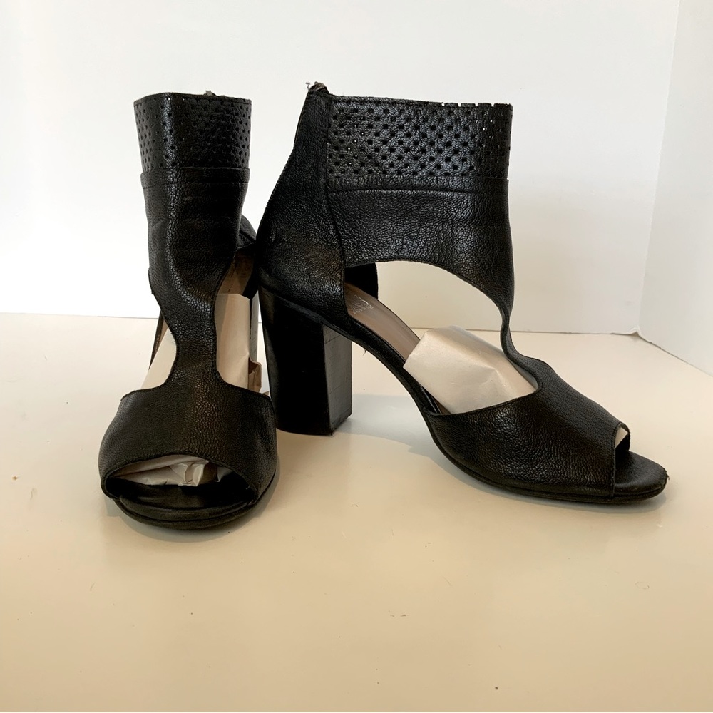 Emanuele Crasto heels